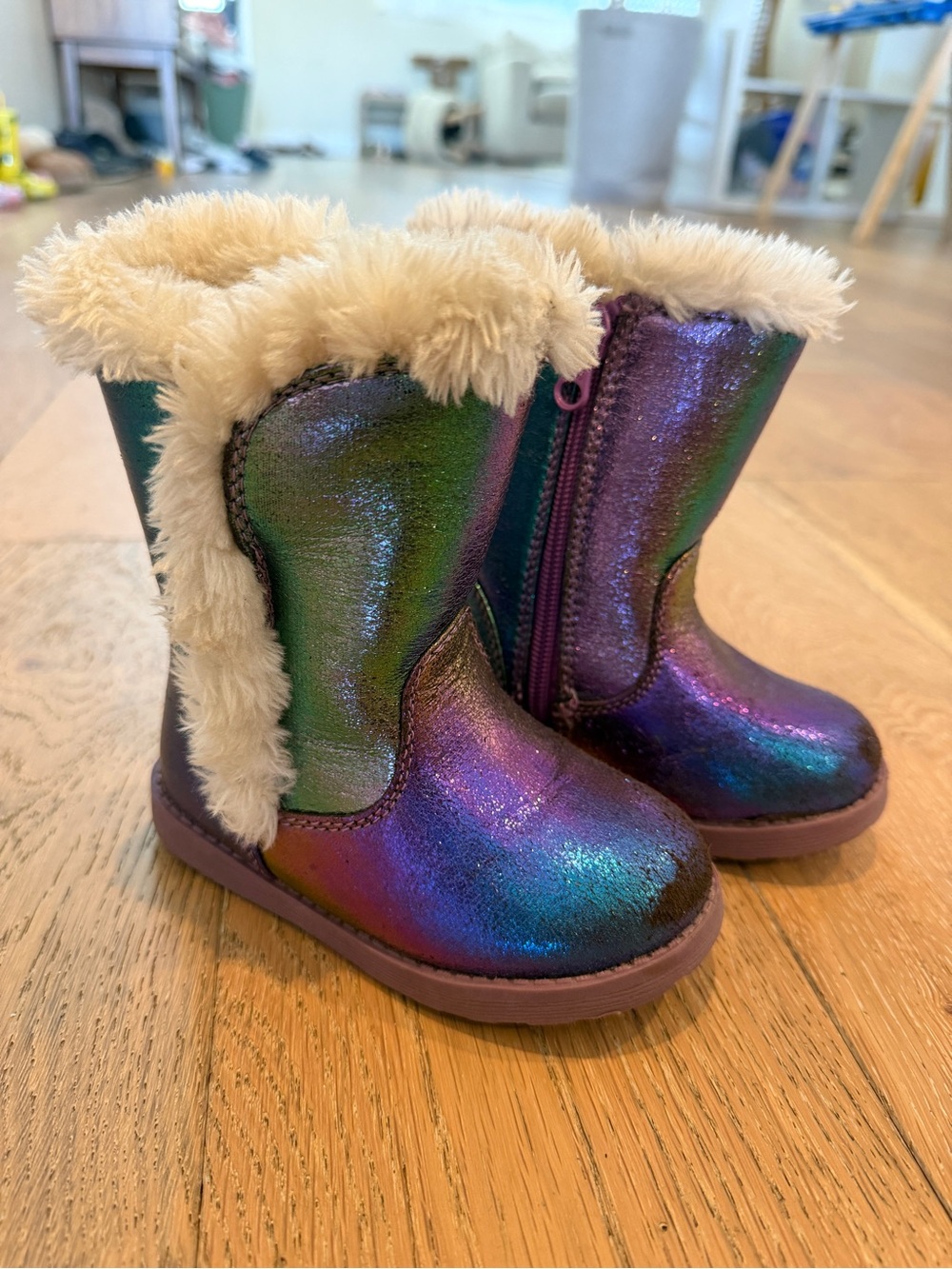 Kids Iridescent Purple Plush-Lined Winter Boots